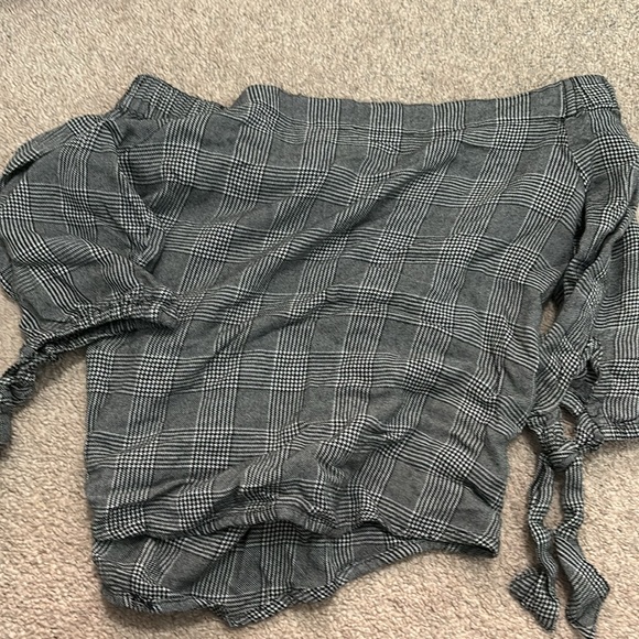 Dex off the shoulder blouse - Picture 5 of 5